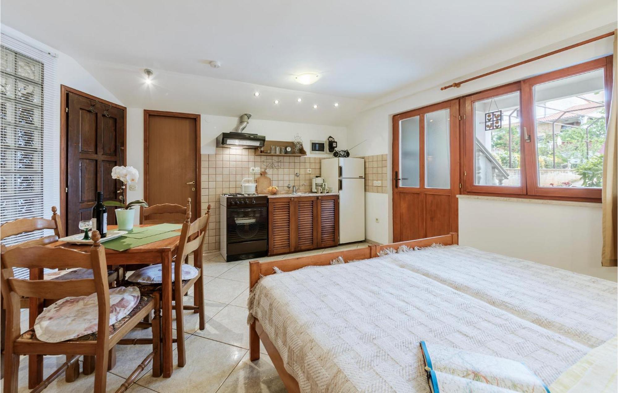 Awesome Studio In Pula With Wifi ภายนอก รูปภาพ