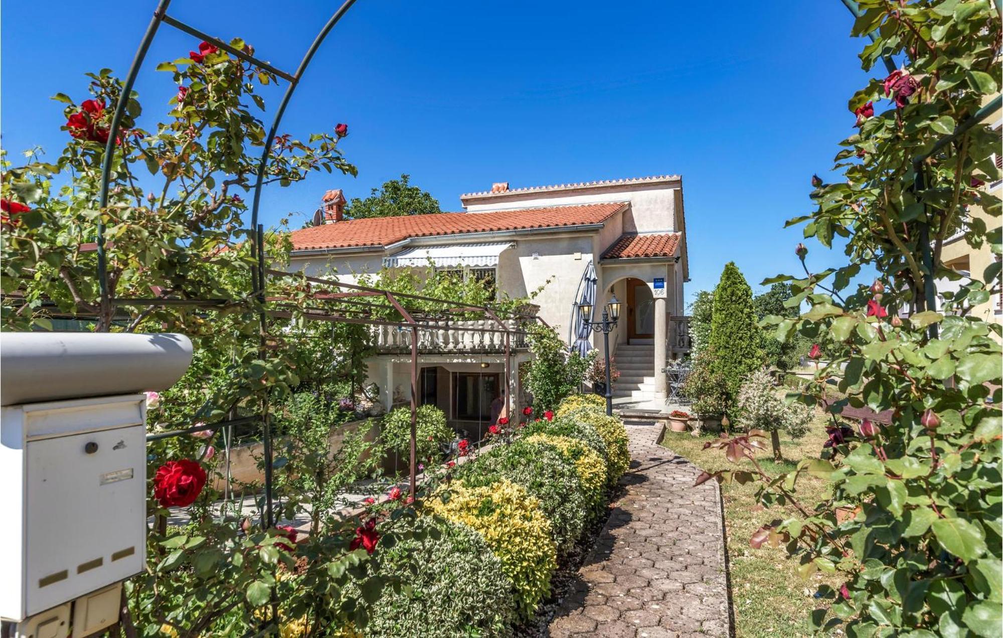 Awesome Studio In Pula With Wifi ภายนอก รูปภาพ